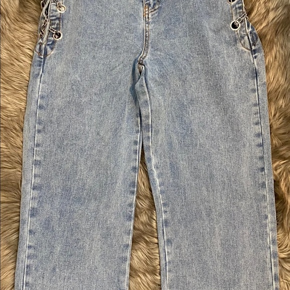 Fashion nova size 11 chain detail jeans BRAND NEW - Picture 2 of 3
